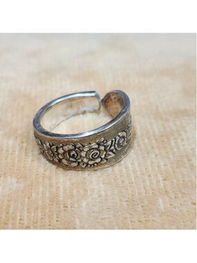 Aged Ring Size 9½ ONEIDA silverplate ROYAL ROSE
